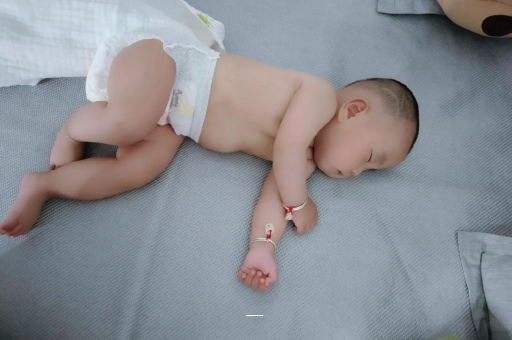 范县三个月宝宝发育标准